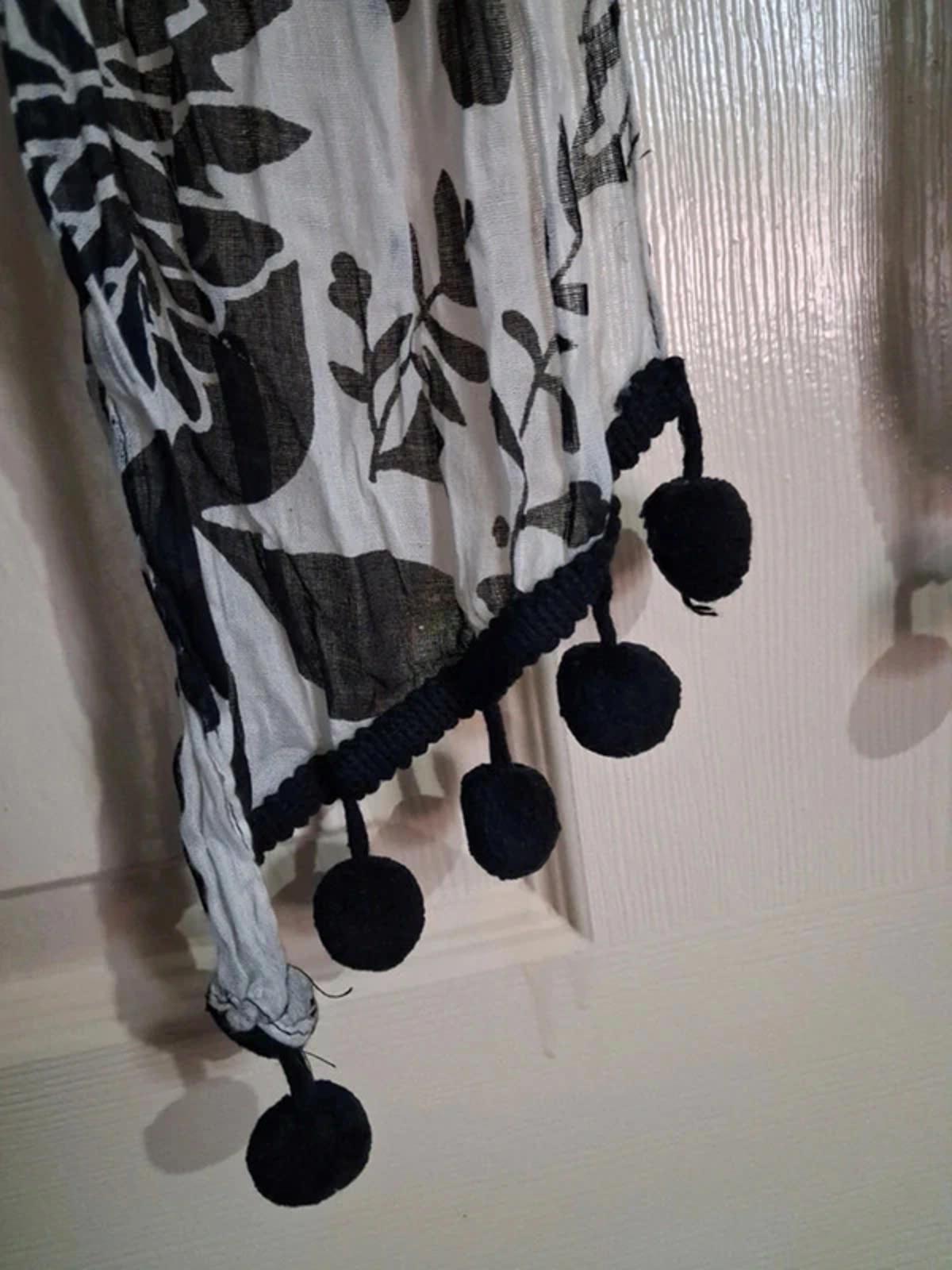 Monochrome floral scarf
