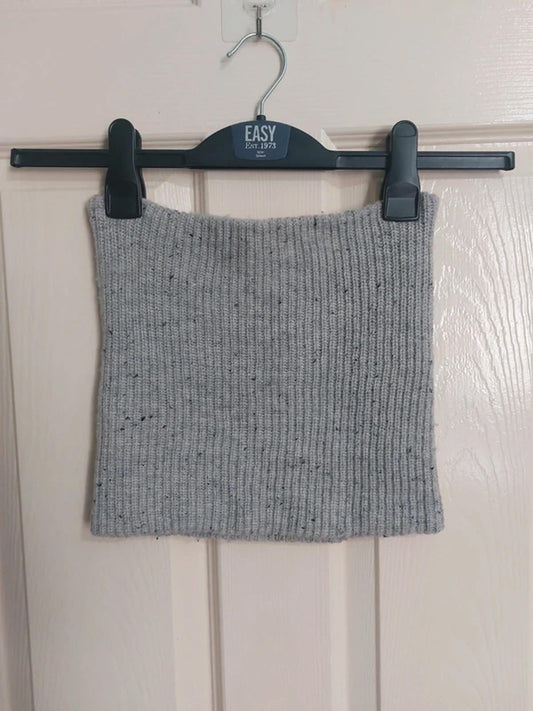 Grey snood