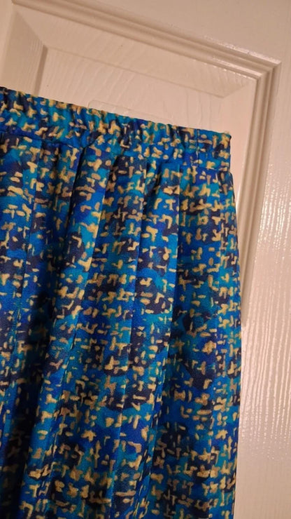 Pleated blue skirt UK22 (18?)