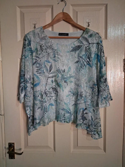 Leaf print top size M