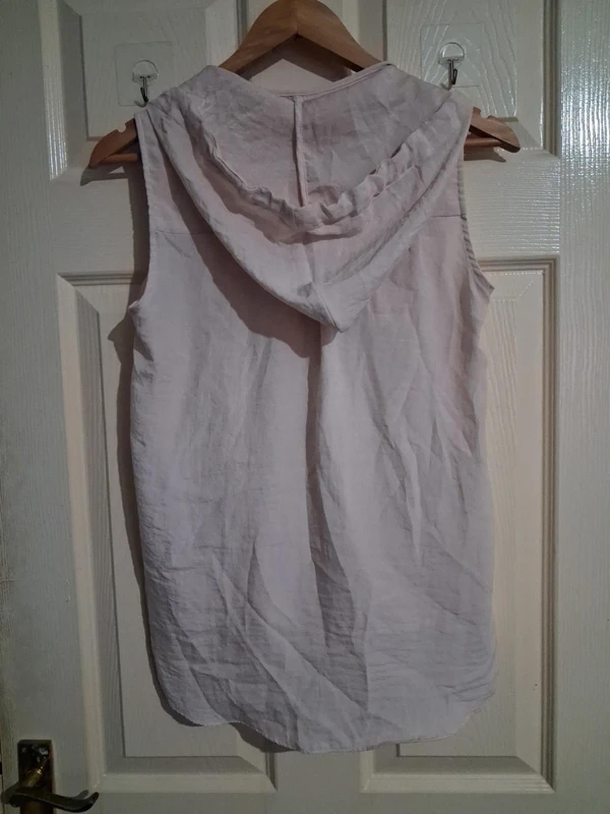 Rose hooded vest UK8