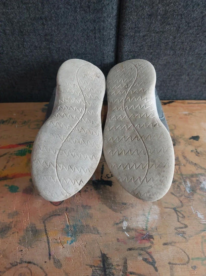Grey trainers