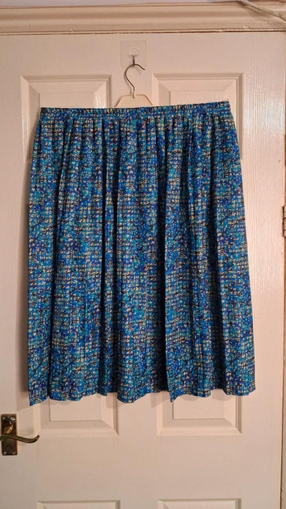 Pleated blue skirt UK22 (18?)