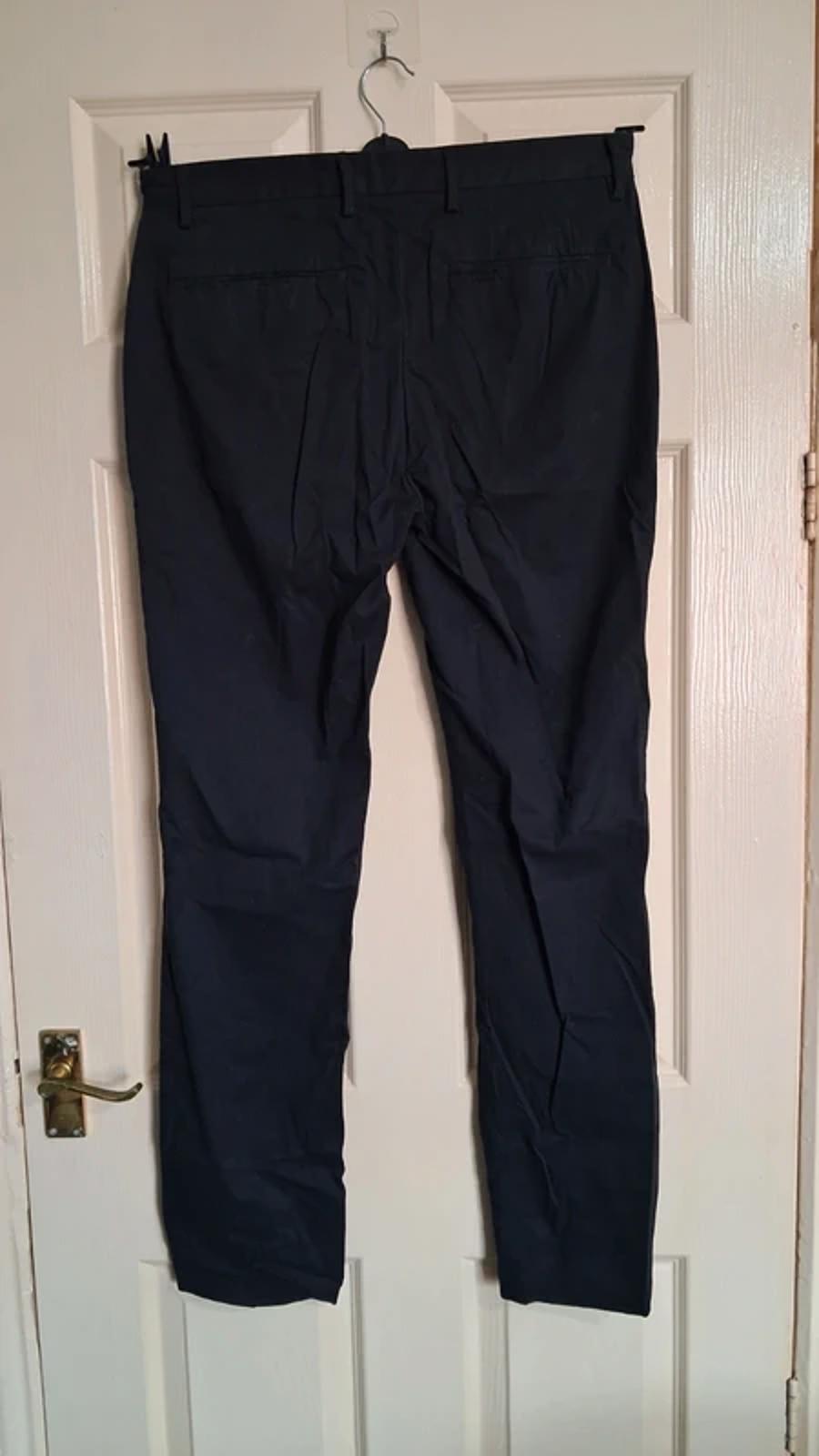 Black trousers W32L32