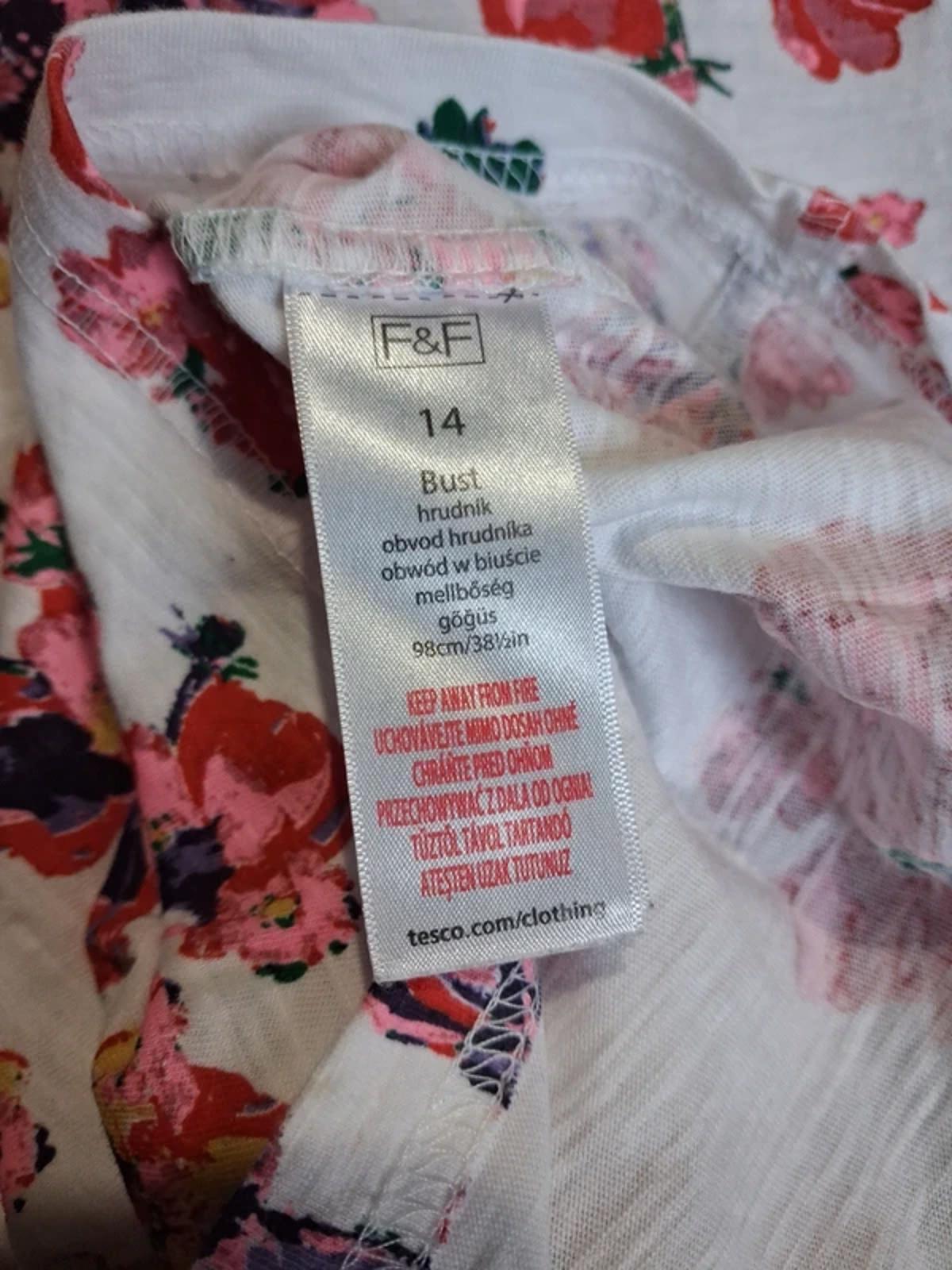 White floral t-shirt UK14