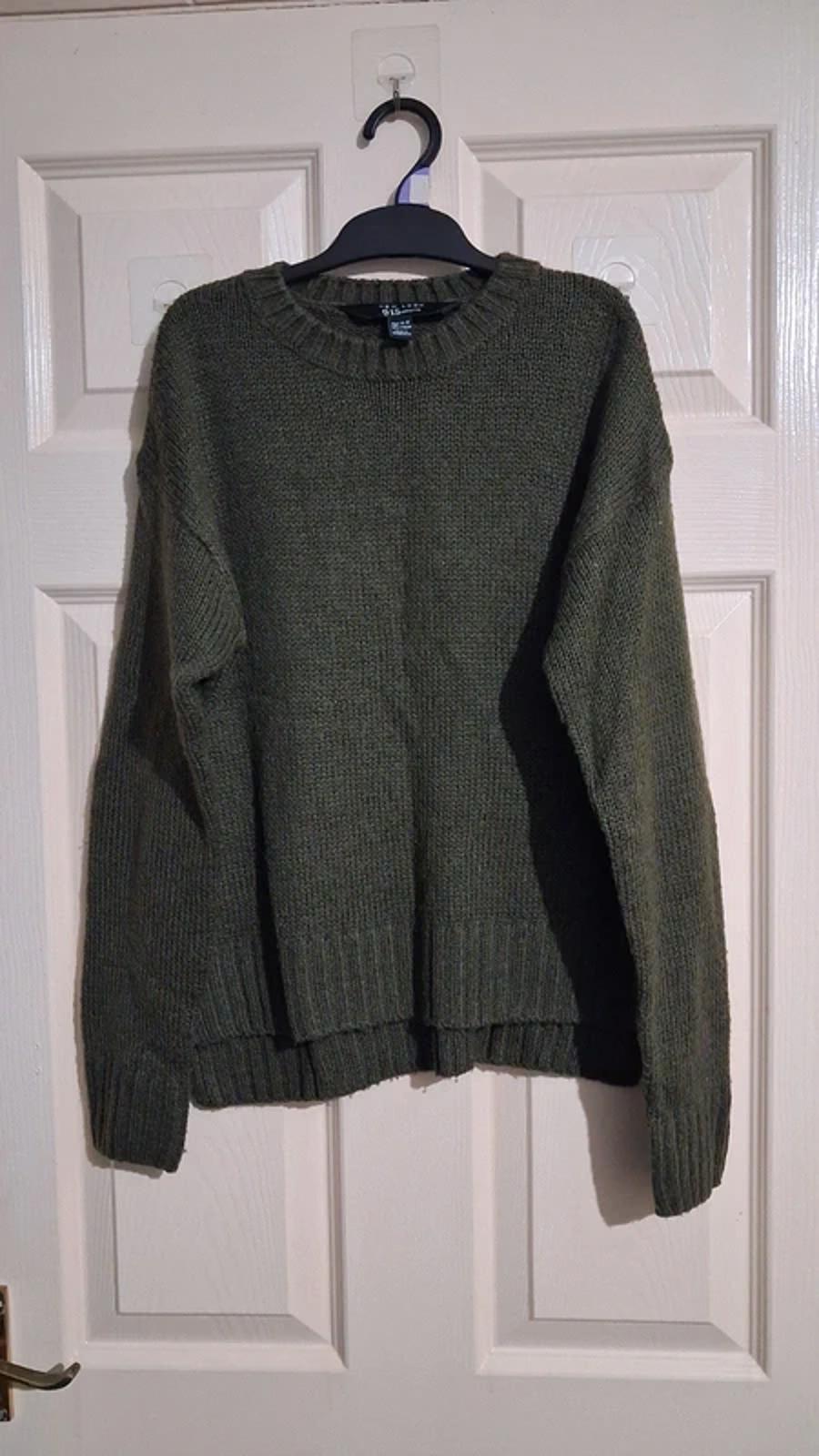 Dark green jumper age 14-15
