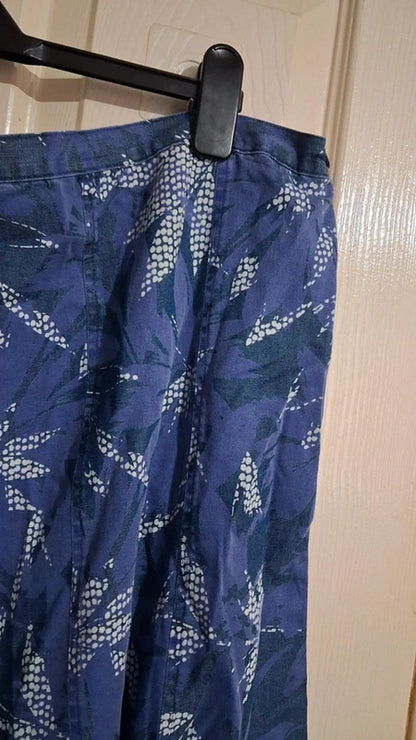 Long blue skirt UK24