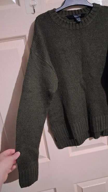 Dark green jumper age 14-15