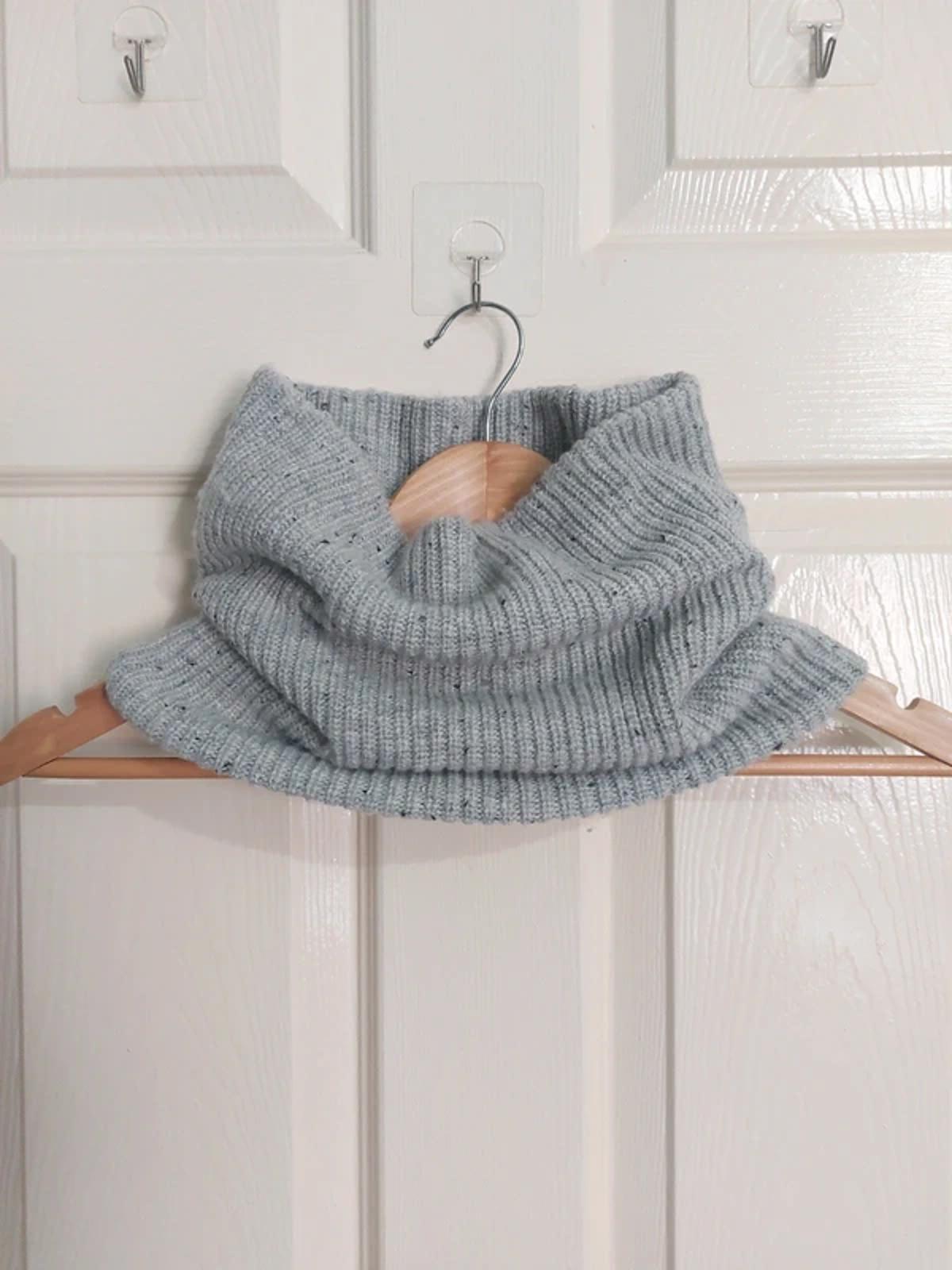Grey snood
