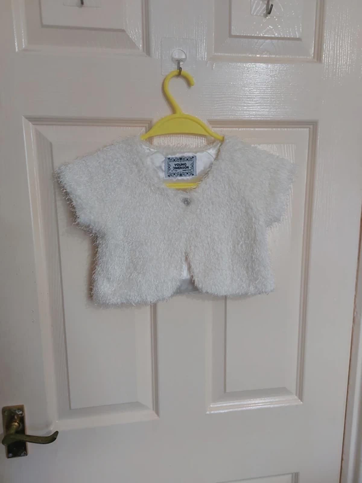 Fluffy cream bolero