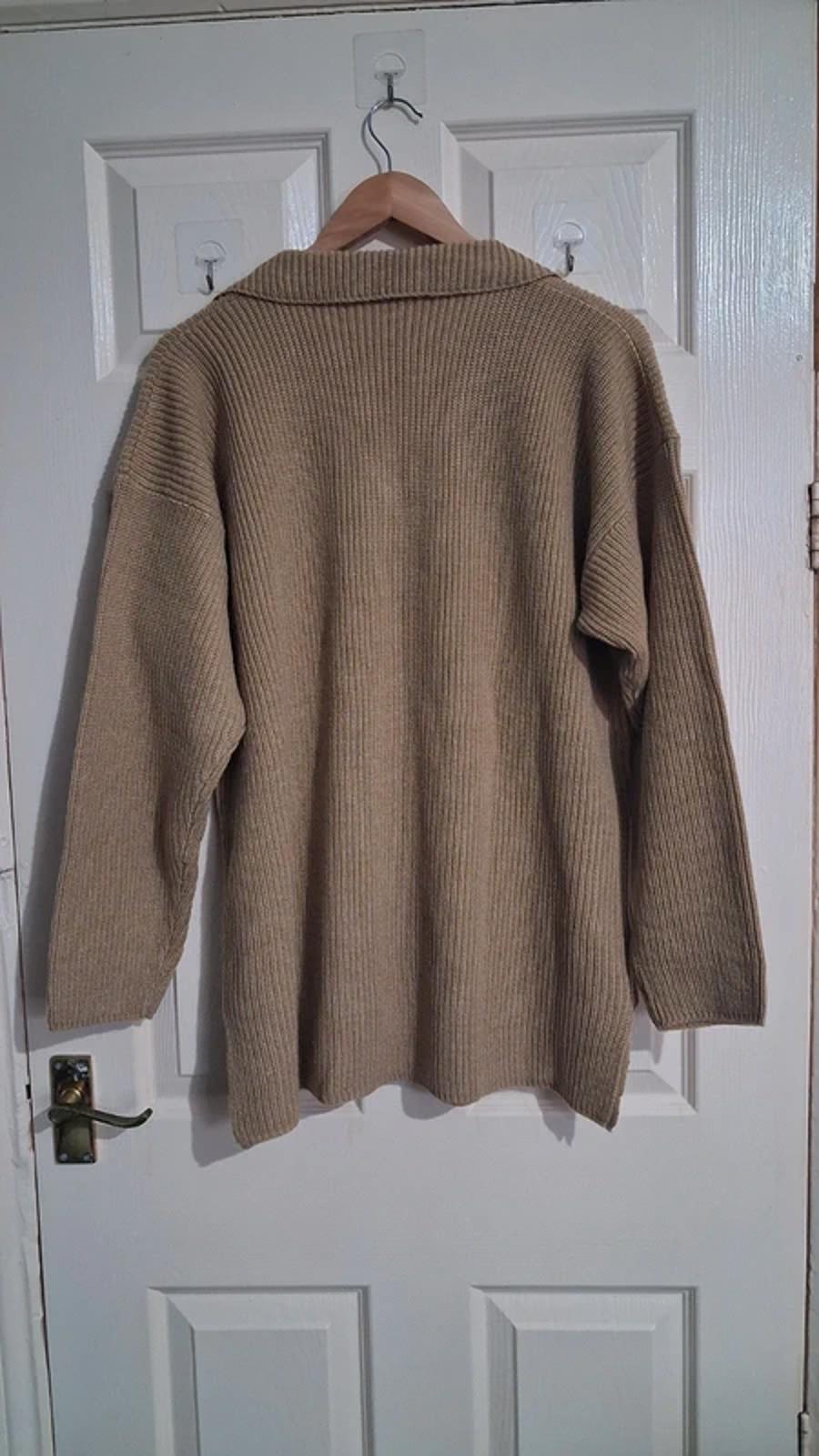 Ribbed beige jumper UK14/16
