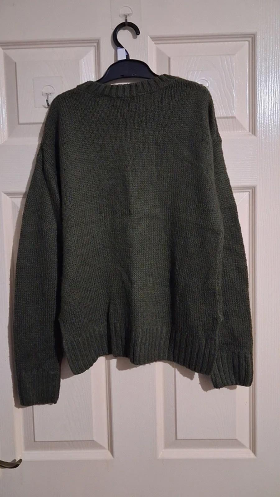 Dark green jumper age 14-15