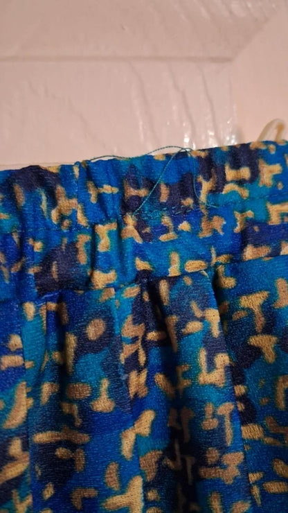 Pleated blue skirt UK22 (18?)