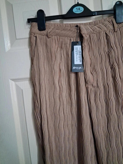 Brown pleated trousers UK8
