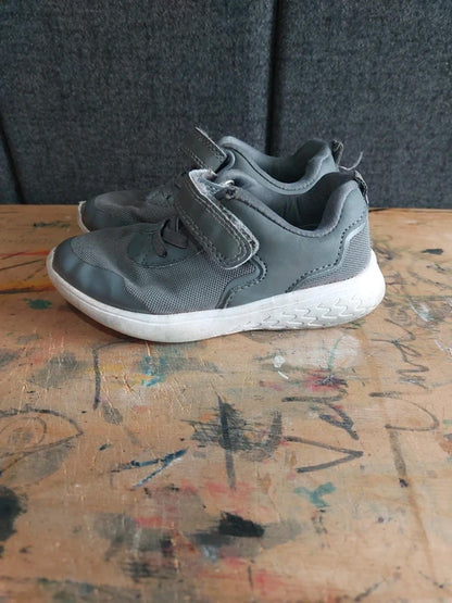 Grey trainers